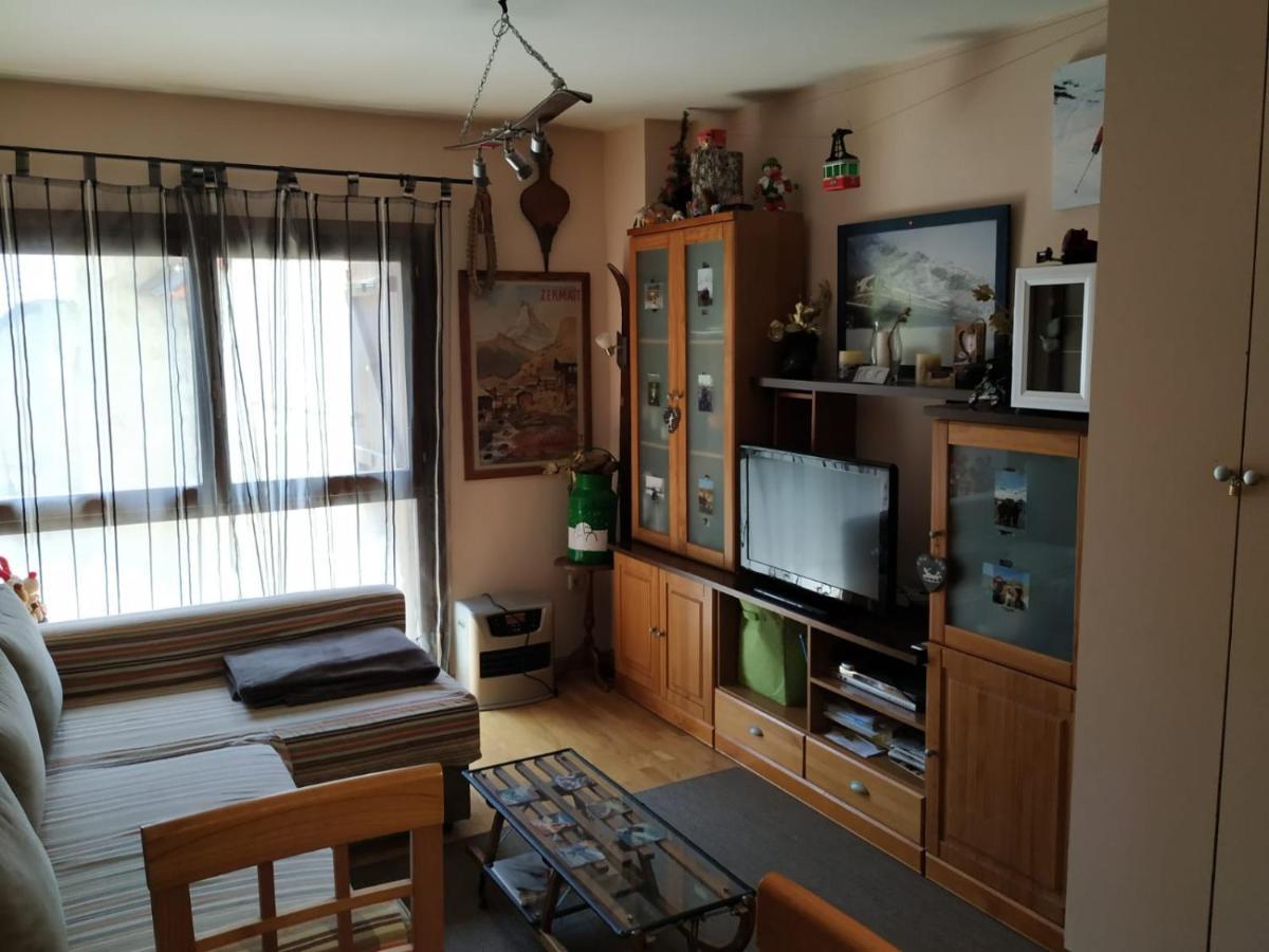 Apartamento En Escarrilla, 萨连特加列戈 外观 照片