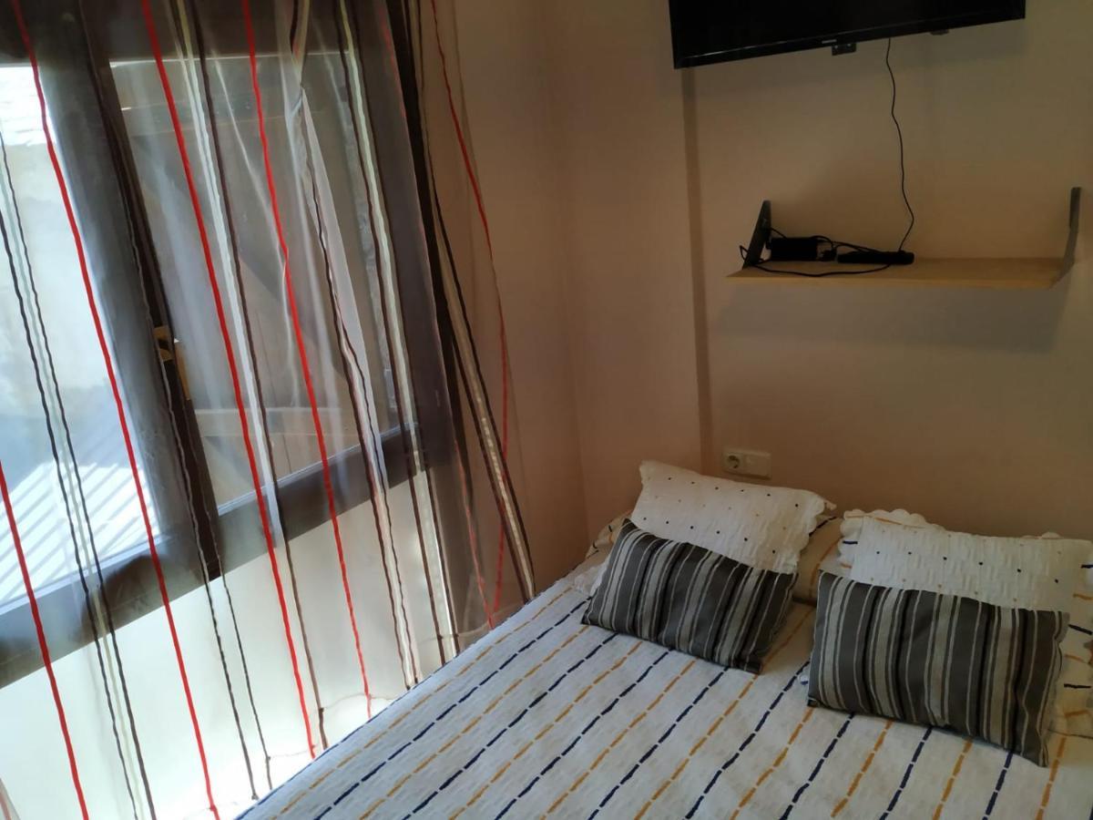 Apartamento En Escarrilla, 萨连特加列戈 外观 照片